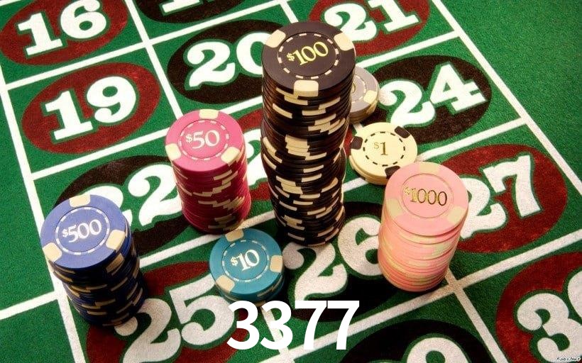 Escena dinámica inspirada en casino con iluminación 3377, cartas, fichas e íconos de juegos digitales en un espacio moderno de juegos.